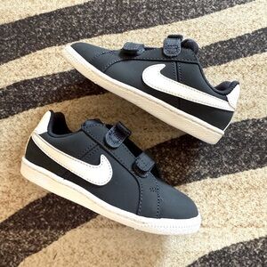 Nike Courte Royale Navy Velcro Sneakers